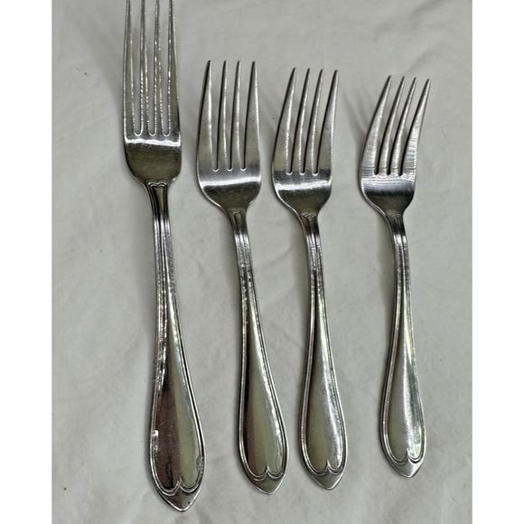 Reed & Barton Other - Reed & Barton Select Oval Thread Anniversary Dinner Salad Forks Set 4 18/10